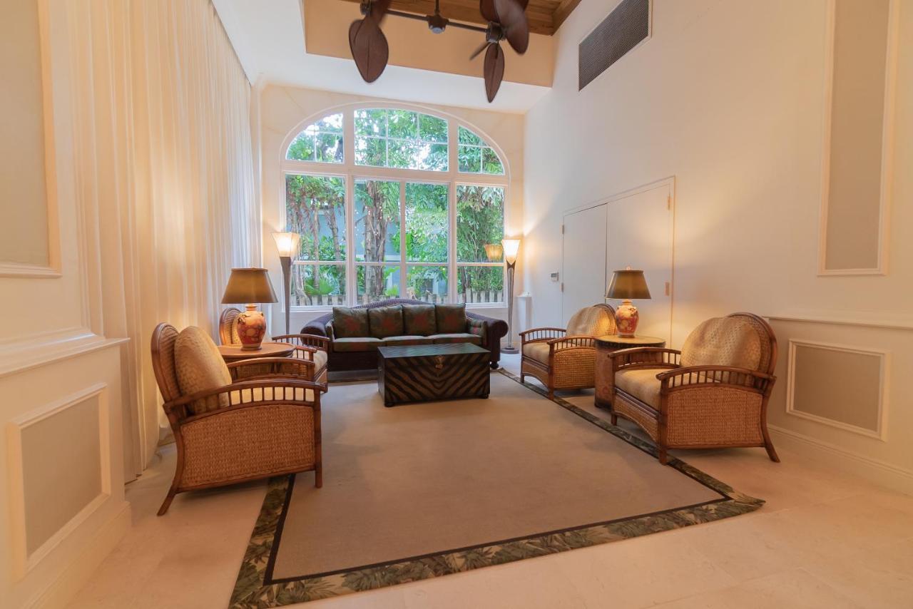 Palm Beach Island Condominiums מראה חיצוני תמונה