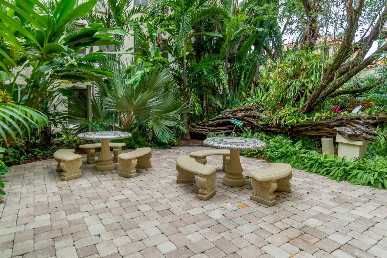Palm Beach Island Condominiums מראה חיצוני תמונה