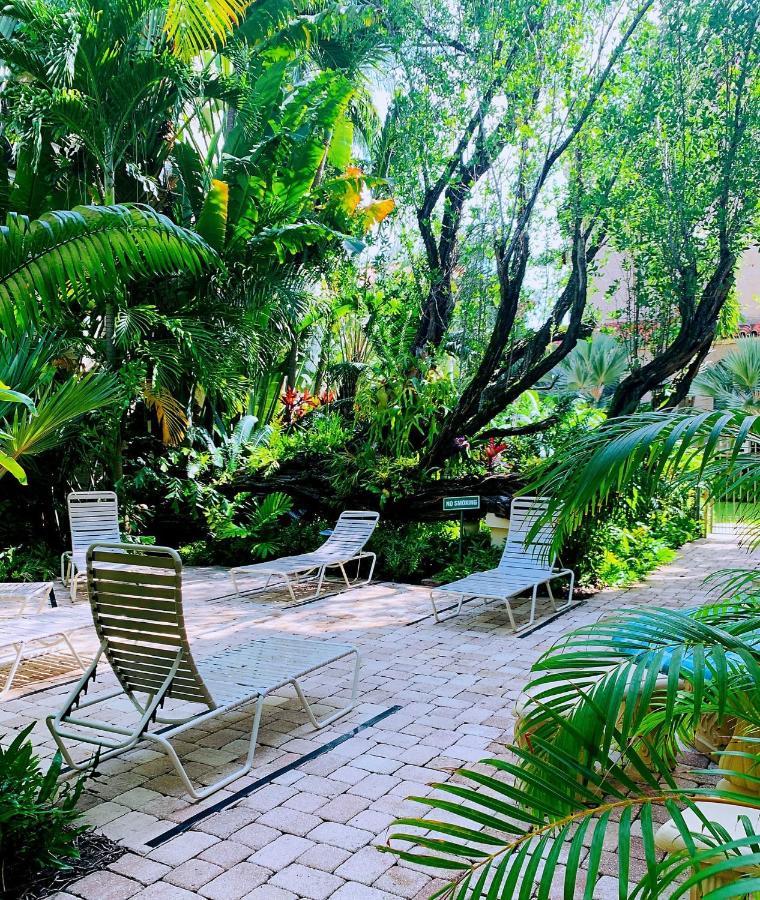 Palm Beach Island Condominiums מראה חיצוני תמונה