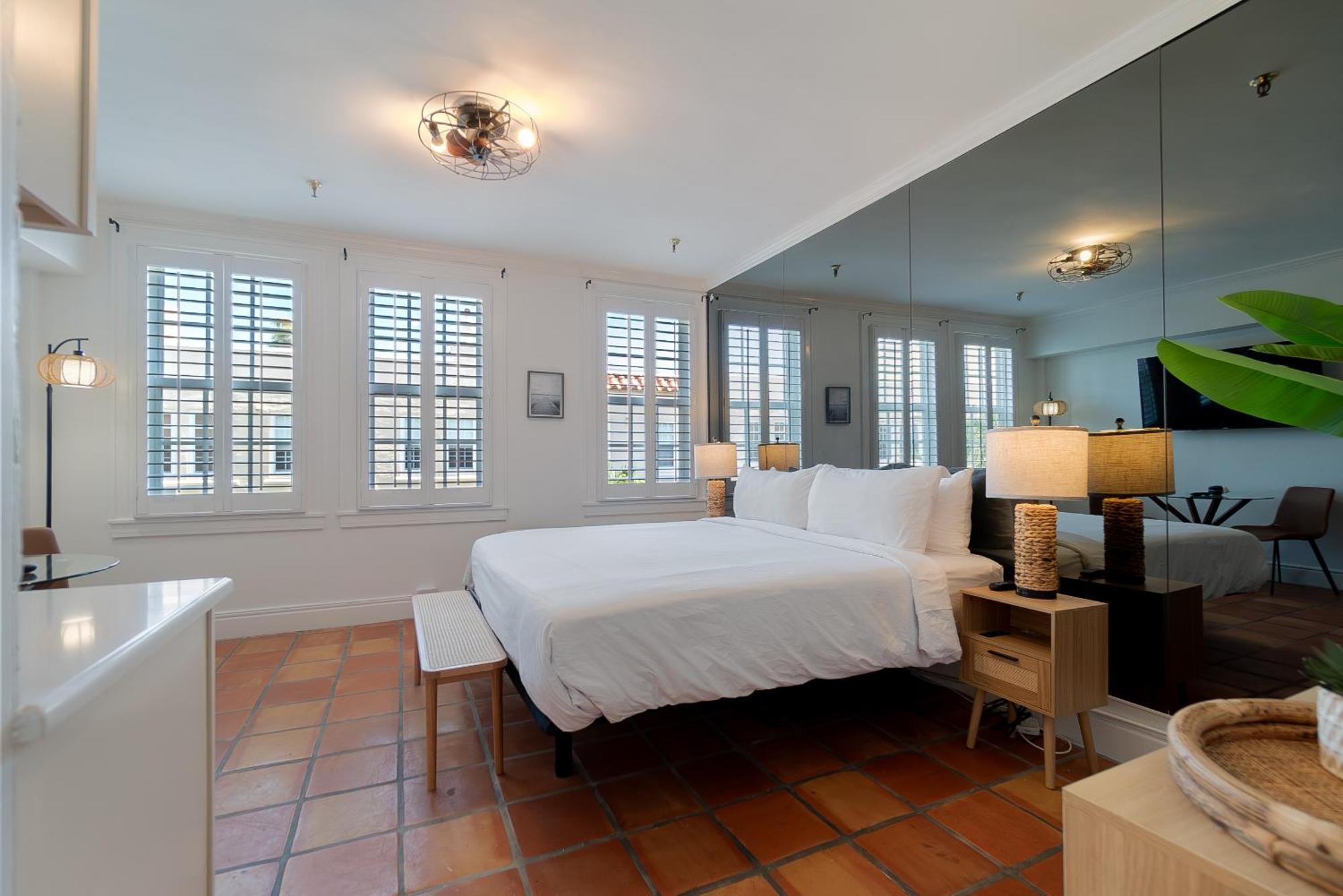 Palm Beach Island Condominiums מראה חיצוני תמונה